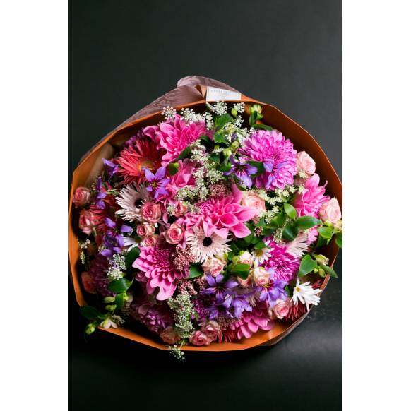 デザイナーおまかせ季節の旬な花束3Lサイズ～淡い可愛い感じ～