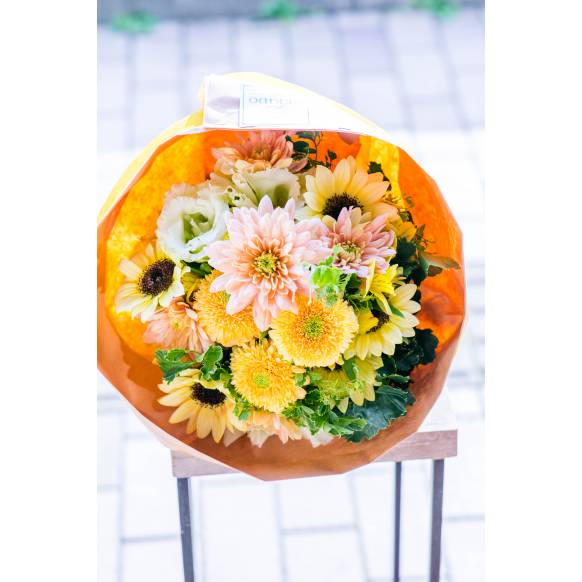 デザイナーおまかせ季節の旬な花束Lサイズ～明るい感じでおまかせ～