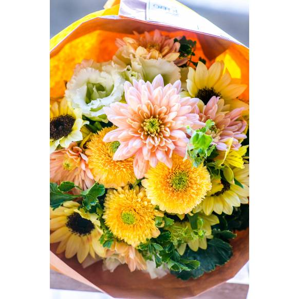 デザイナーおまかせ季節の旬な花束Lサイズ～明るい感じでおまかせ～